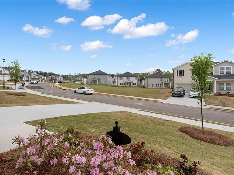 3089 Sweet Red Cir — Photo 6