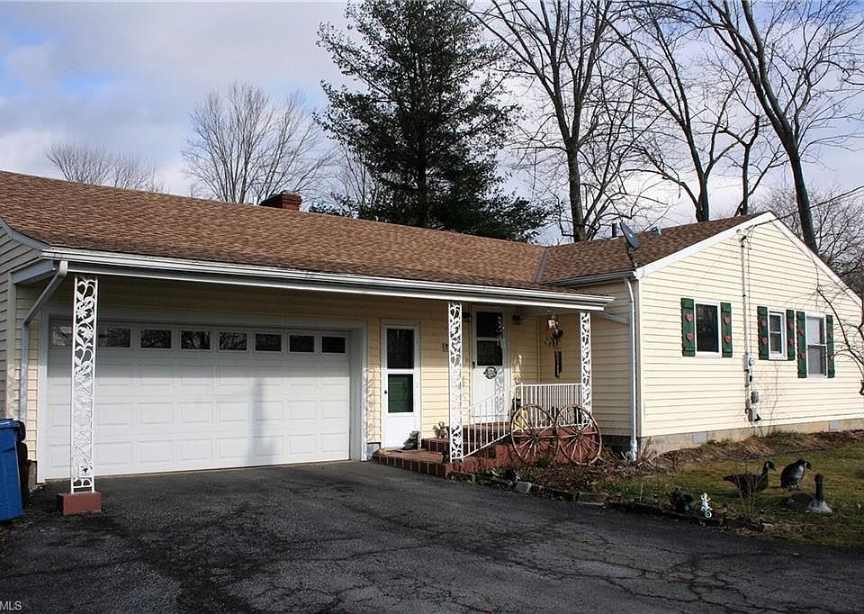 1st image of 439 Courtland St