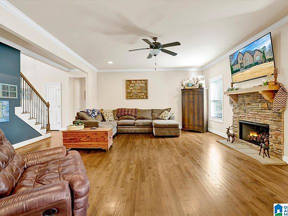 4th image of 225 Grey Oaks Ct