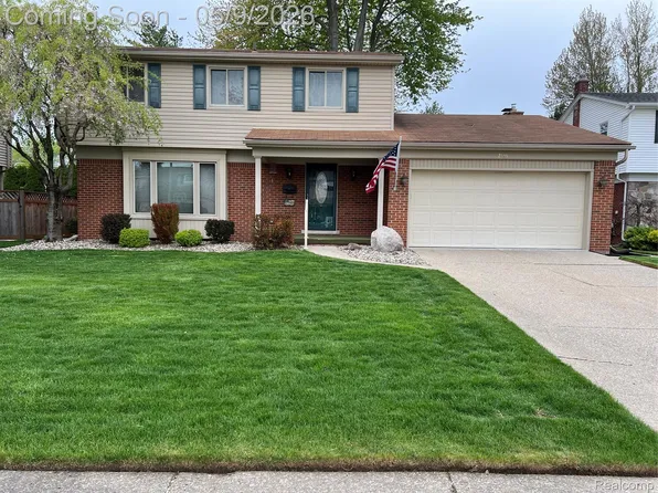 2140 Gorno Ct, Trenton, MI 48183