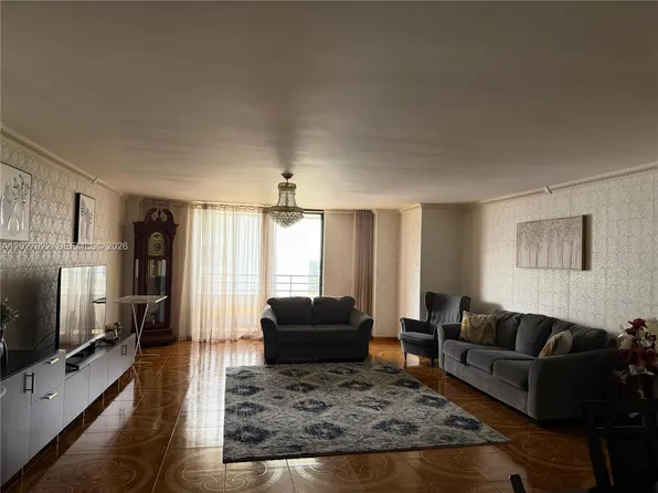 2500 Parkview Dr, Hallandale Beach, FL