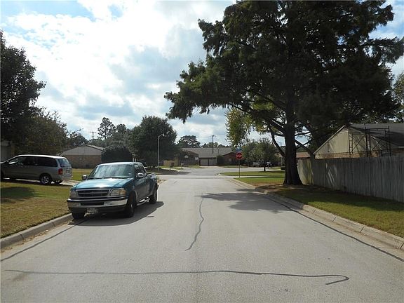 3rd image of 5625 Espanola Dr