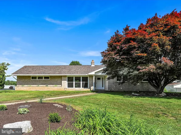 945 Elizabeth Dr, Orwigsburg, PA 17961