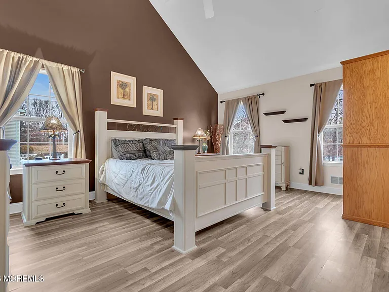 107 Shenandoah Blvd — Photo 18