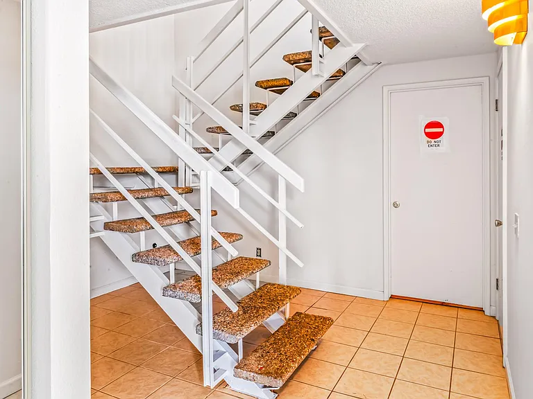 2440 Erin Pl — Photo 28