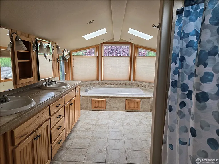 20001 Marine Dr NW — Photo 23