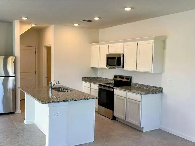 2443 Grey Hawk Dr — Photo 4