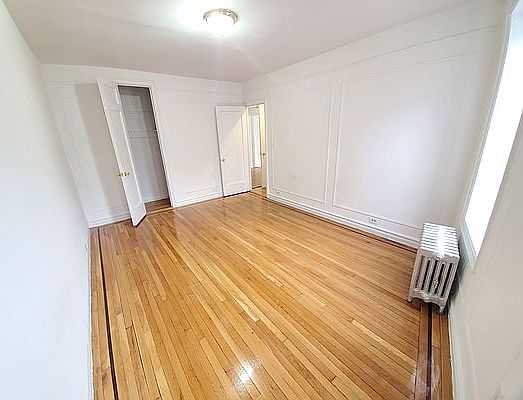 5th image of 3341 Reservoir Oval W APT 4C