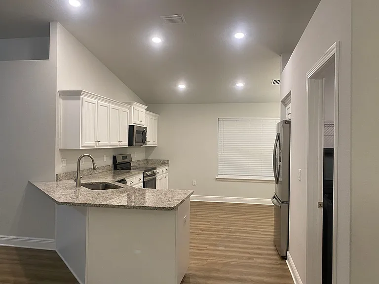 12139 Emerald Heights Ln — Photo 40
