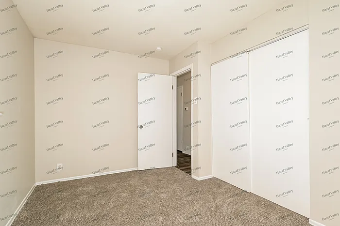 205 Flora Dr — Photo 8