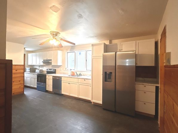 1093-1095 Salem St #1