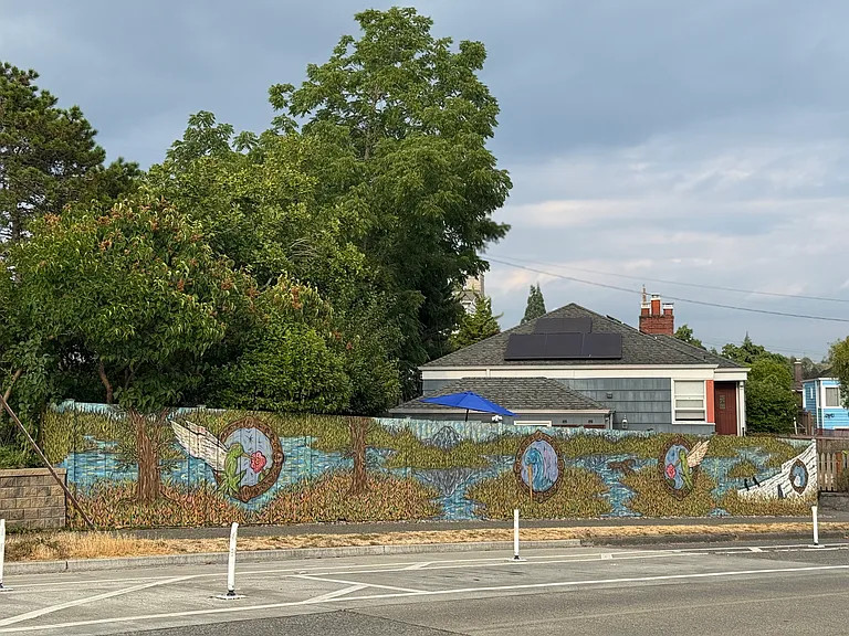 8024 Green Lake Dr N — Photo 4