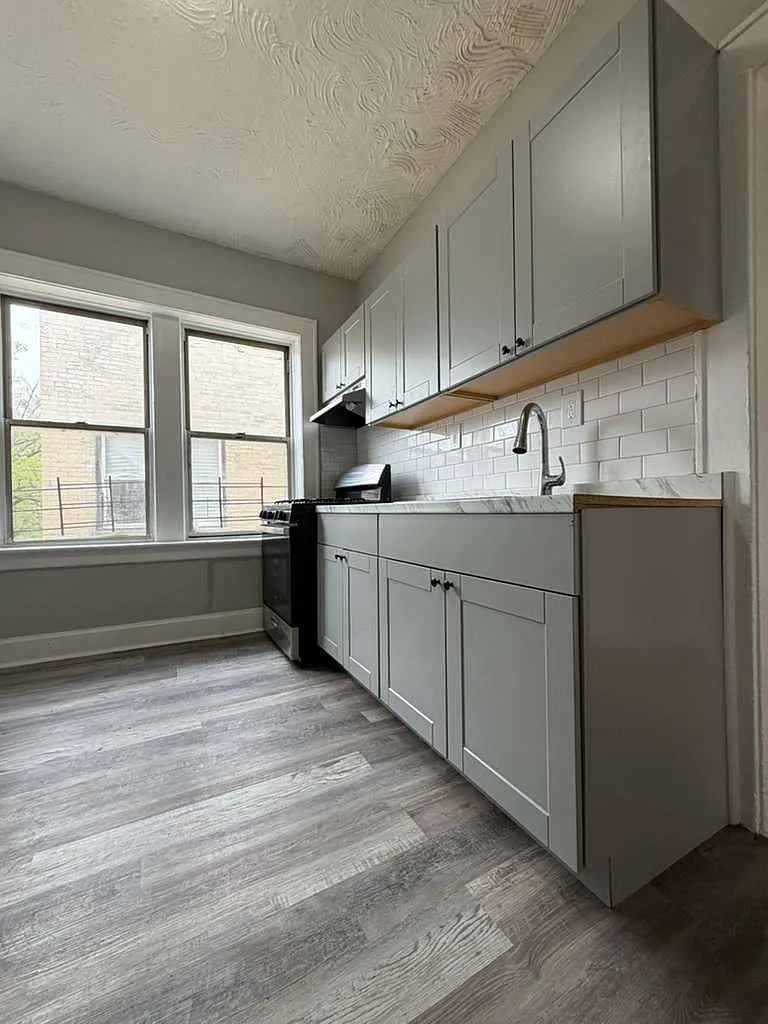 2 bed, 800 sqft, $1,675 — Photo 2