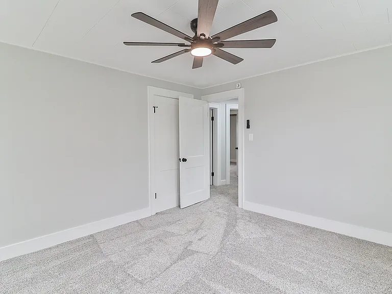 343 S Charles St — Photo 11