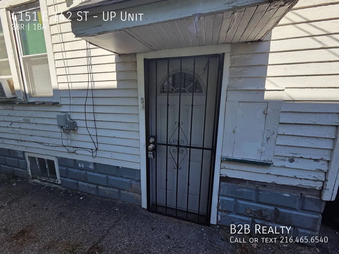 Charming 2 Bed Property at Prime Location — Photo 4