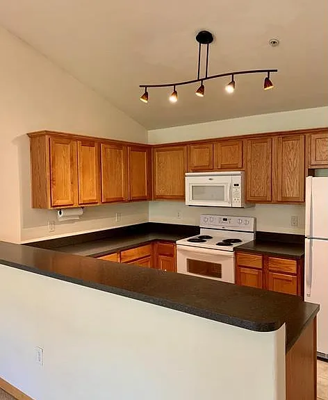 3370 Columbine Dr — Photo 10