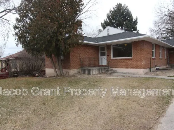 126 Toponce Dr, Pocatello, ID