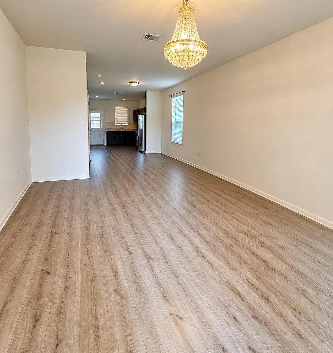 3 bed, 2.0 bath, 1427 sqft, $1,750 — Photo 3