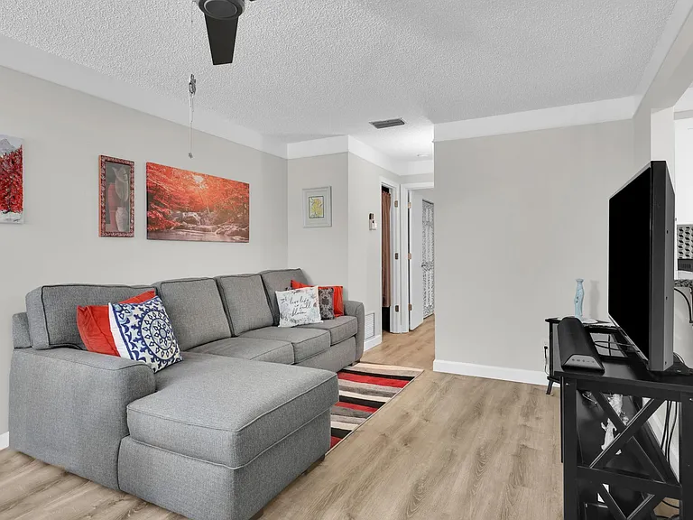 31 Lake Vista Trl #205 — Photo 6