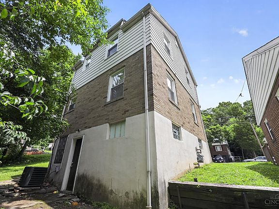 3rd image of 2843 Robert Ave