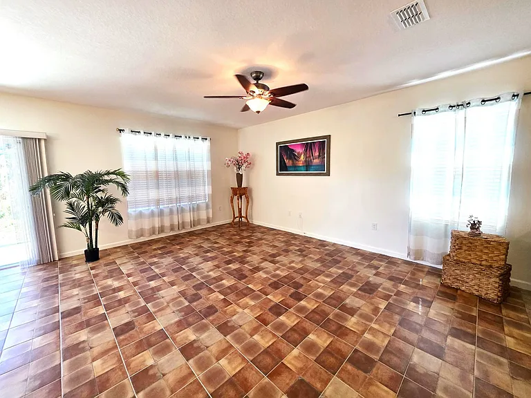 1440 Lexington Sq SW — Photo 17