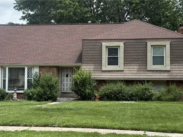 6819 NW Birch Ln, Kansas City, MO 64151
