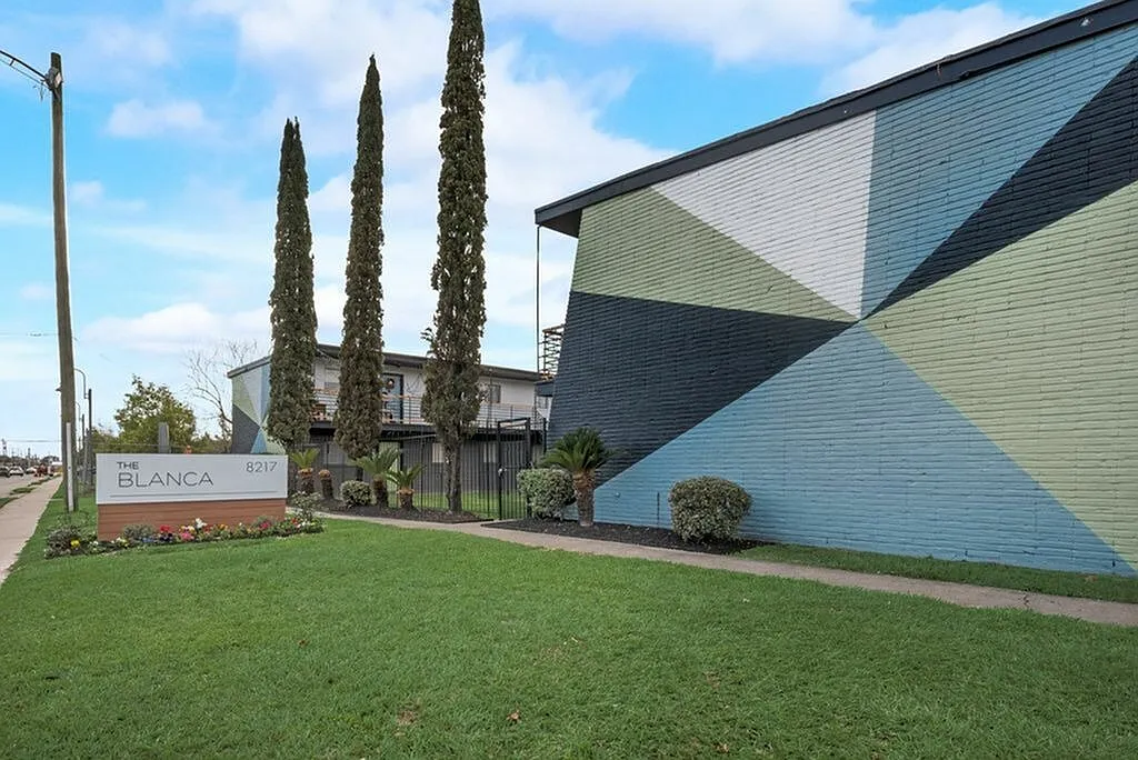 The Blanca Apartments — Photo 4