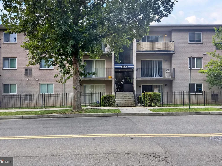 625 Chesapeake St SE #301 — Photo 26