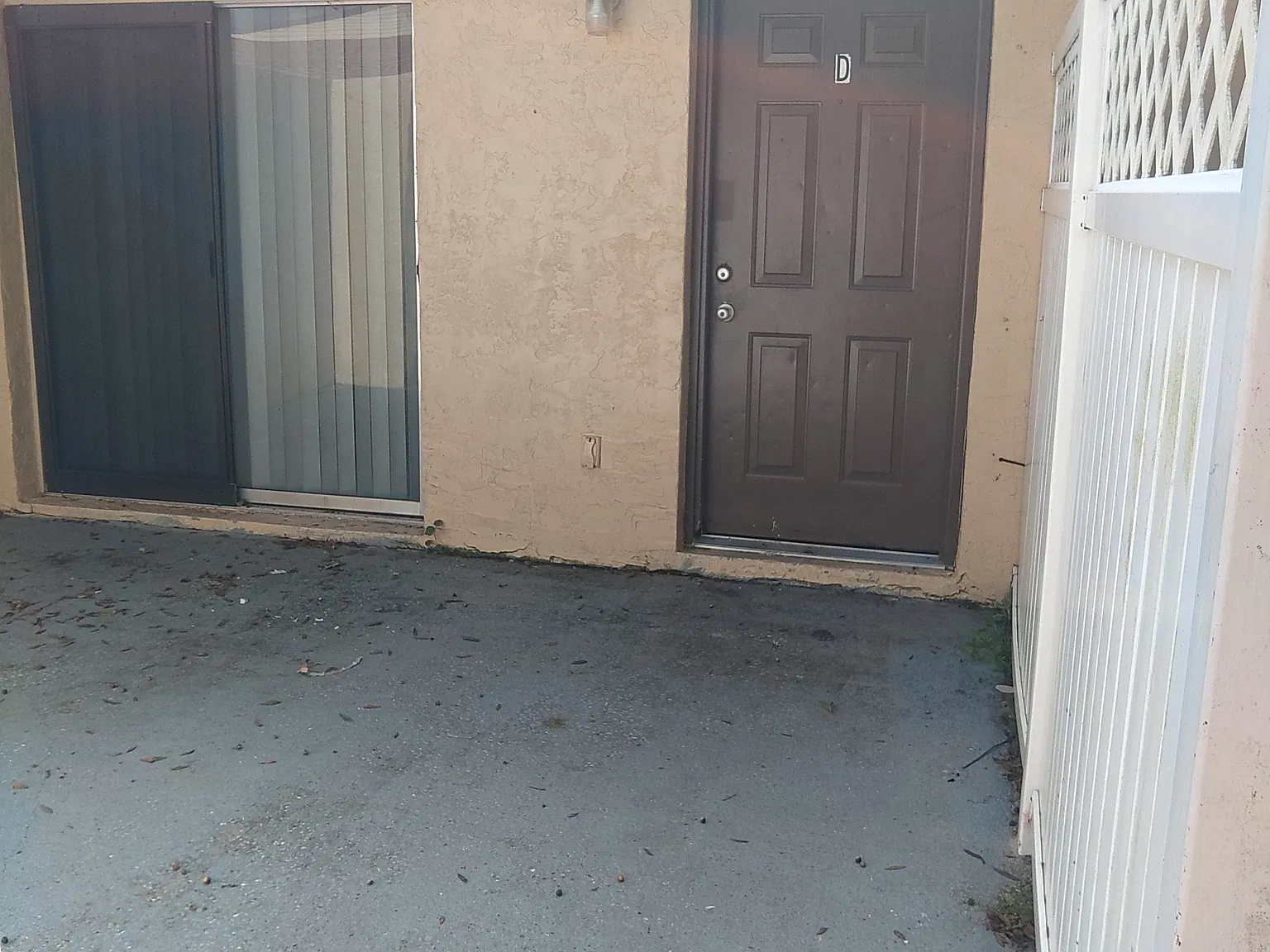 2 bed, 1.5 bath, 950 sqft, $1,000 — Photo 1