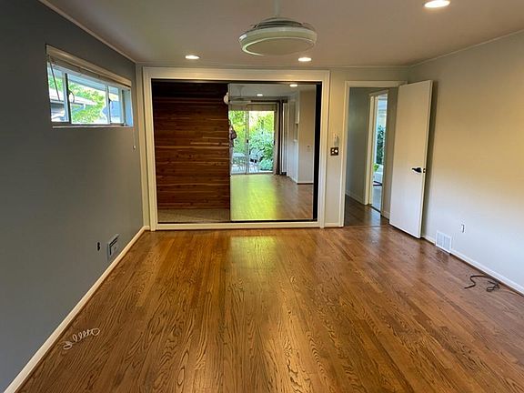 5th image of 7740 Ridge Dr NE