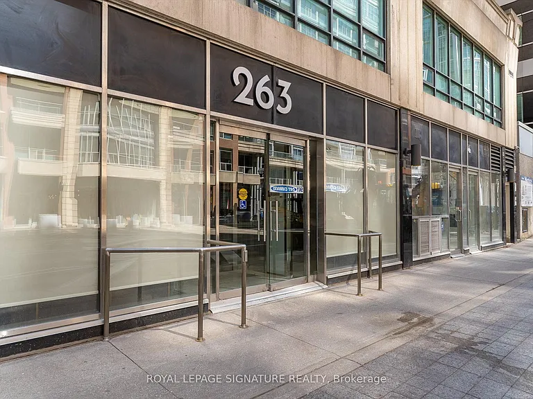 263 Wellington St W #301 — Photo 25