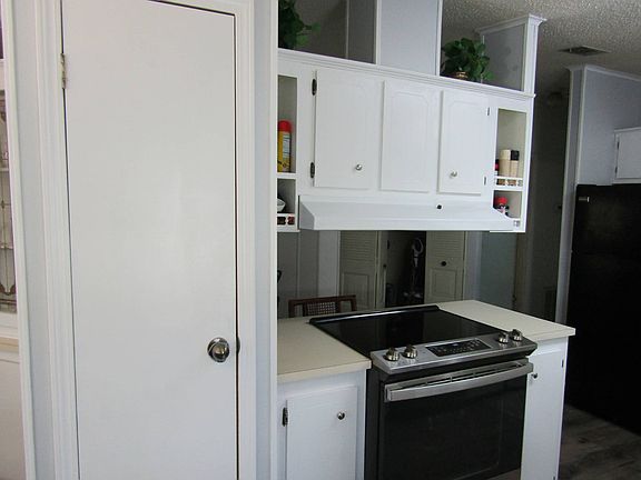 3rd image of 1701 W Commerce Ave #49