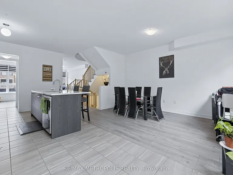 132 Blue Forest Cres — Photo 18