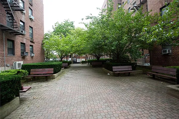 Sold by Remax Edge | media 21