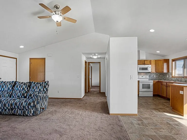 1409 W Electra St — Photo 8