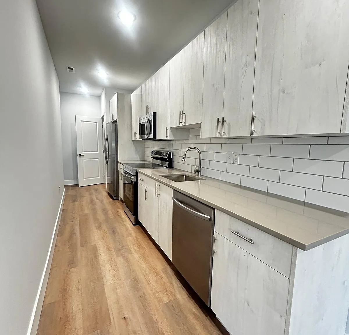 2 bed, 773 sqft, $1,600 — Photo 3