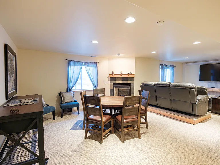 178 Lake View Cir W — Photo 2