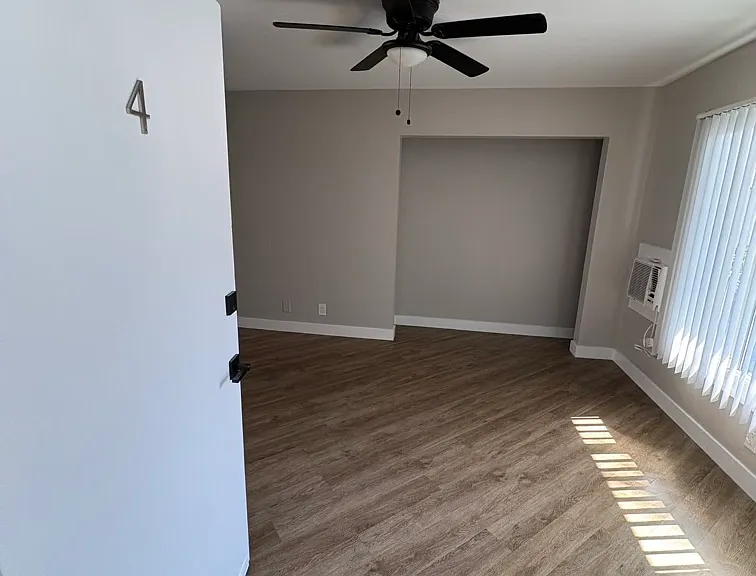5412 Carlton Way #4 — Photo 2