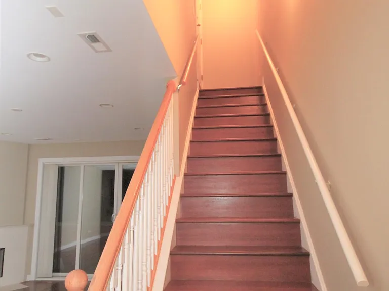 2358 W School St #4W — Photo 18