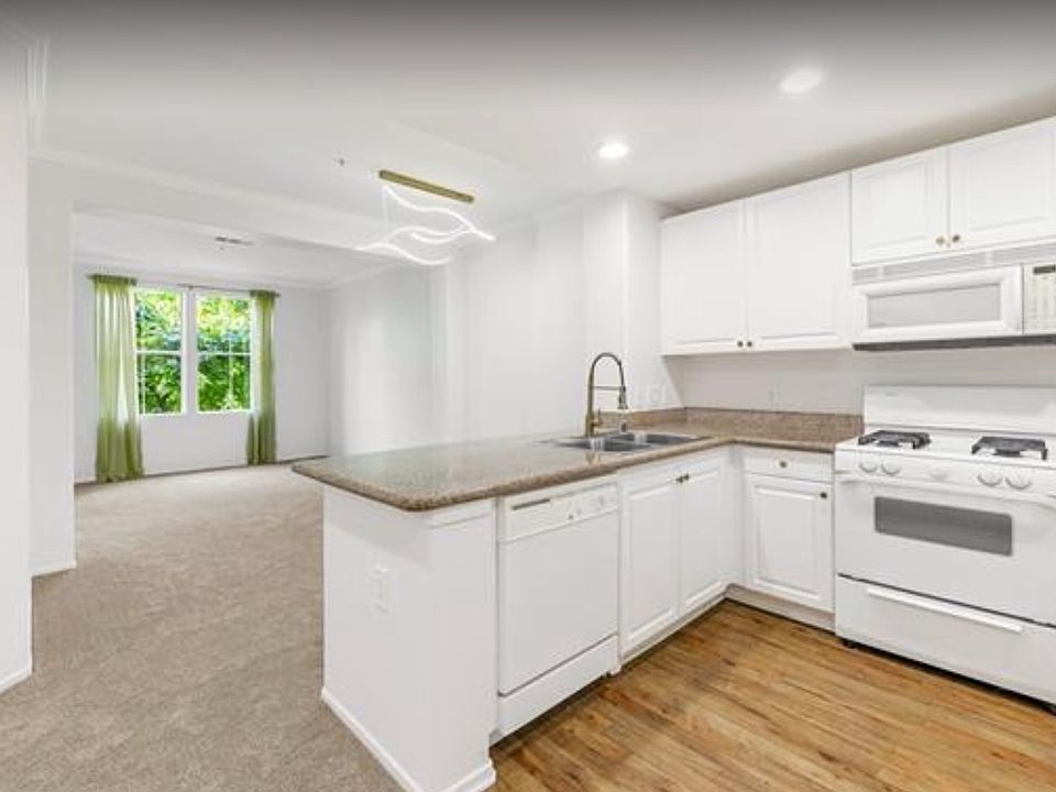 1st image of 2257 Watermarke Pl