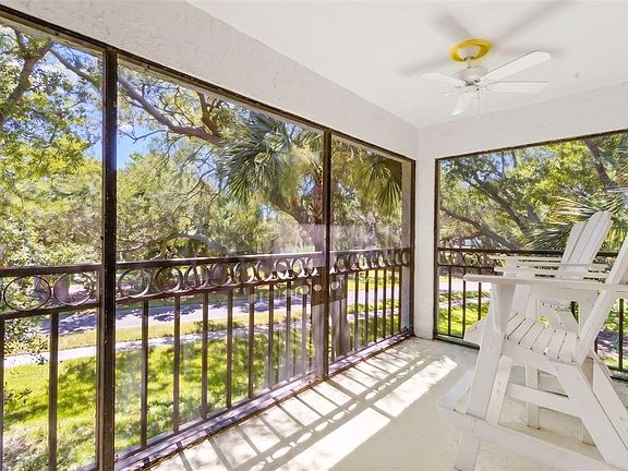 5th image of 500 SANTA CRUZ PLACE NE #F