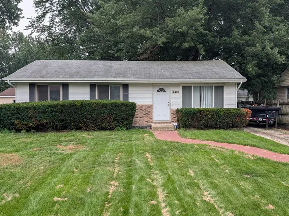 4413 Clearview Dr, McHenry, IL 60050