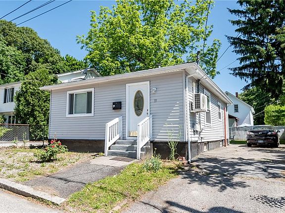 2nd image of 33 Ridge St