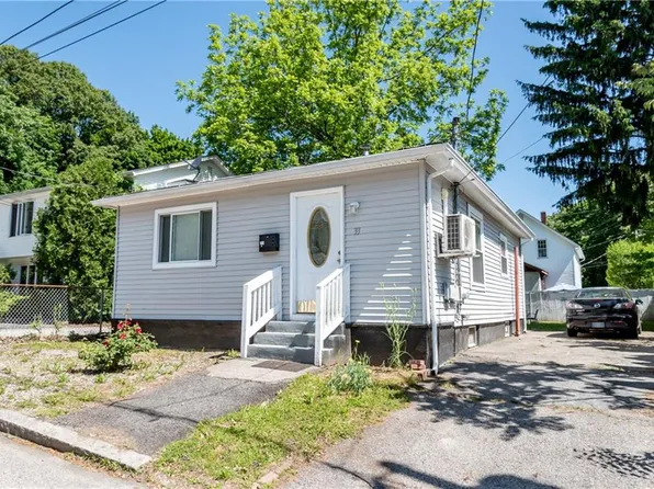 33 Ridge St, Cranston, RI 02920