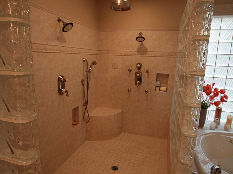 2nd image of 6 Carmel Valley Ln