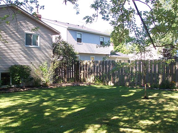 3rd image of 1044 Plymouth Dr