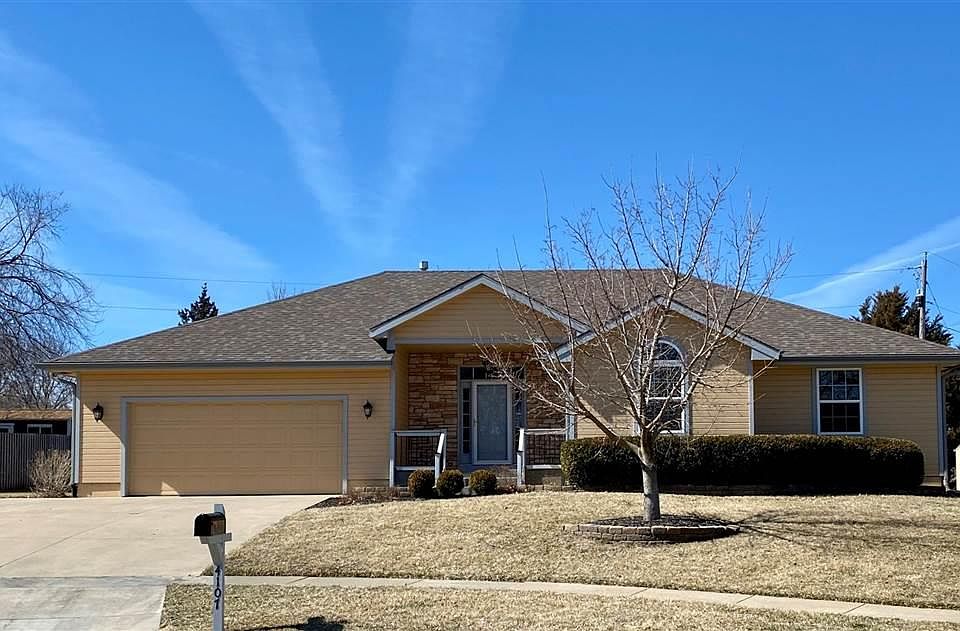 1st image of 4107 SE Oakwood Ct