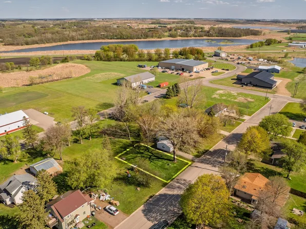 507 E 2nd Ave, Osakis, MN 56360
