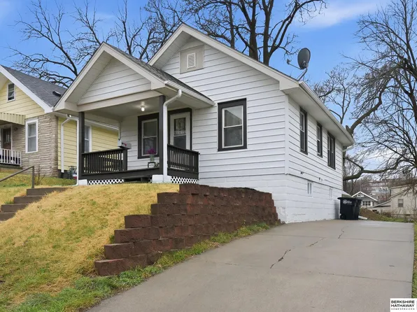 2922 N 49th St, Omaha, NE 68104