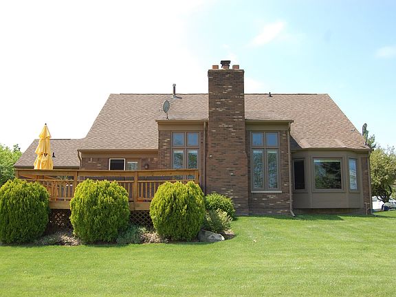 2nd image of 37748 W Meadowhill Dr